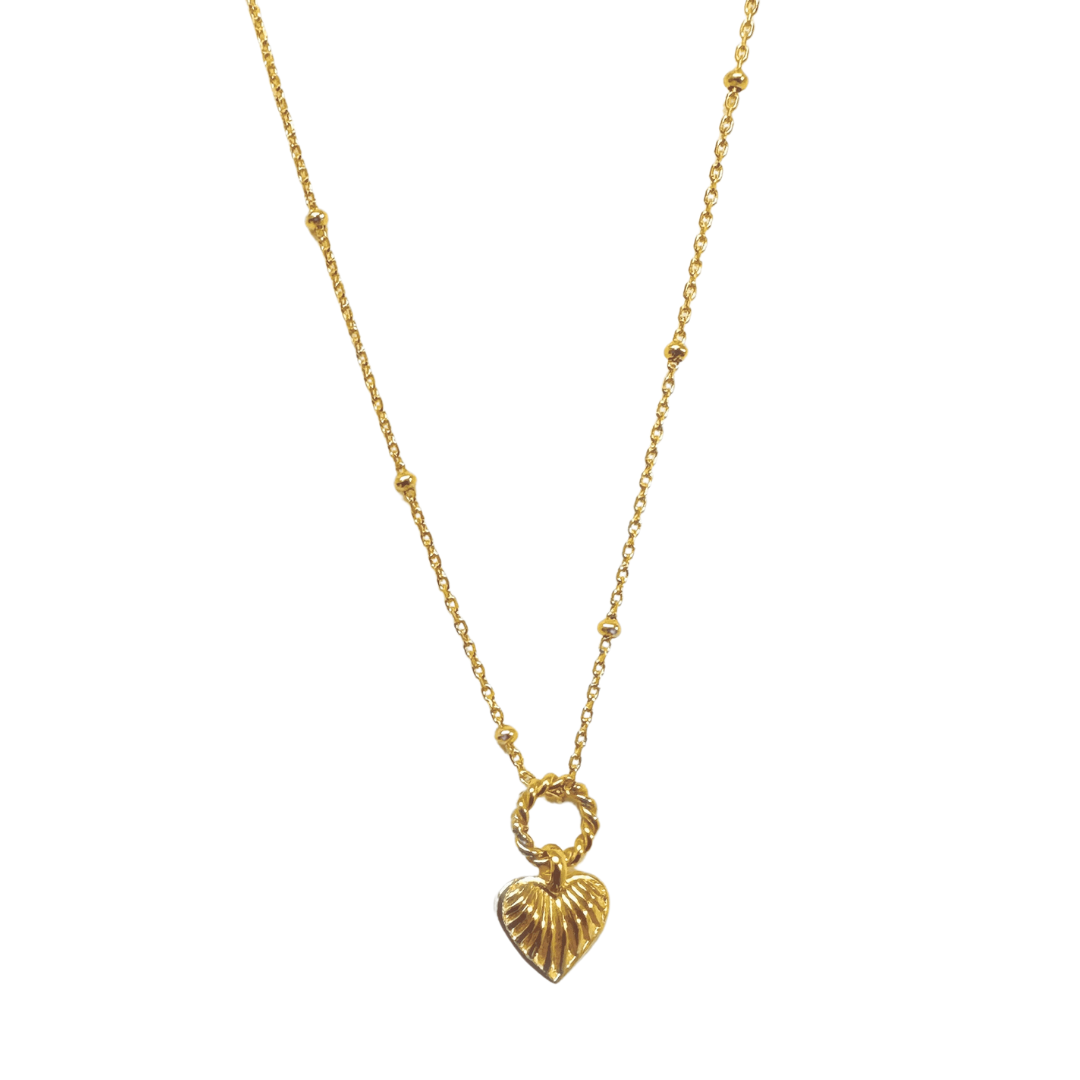 Idées cadeaux pour femme : collier cœur plaqué or délicat et raffiné, parfait pour un cadeau romantique ou une déclaration discrète